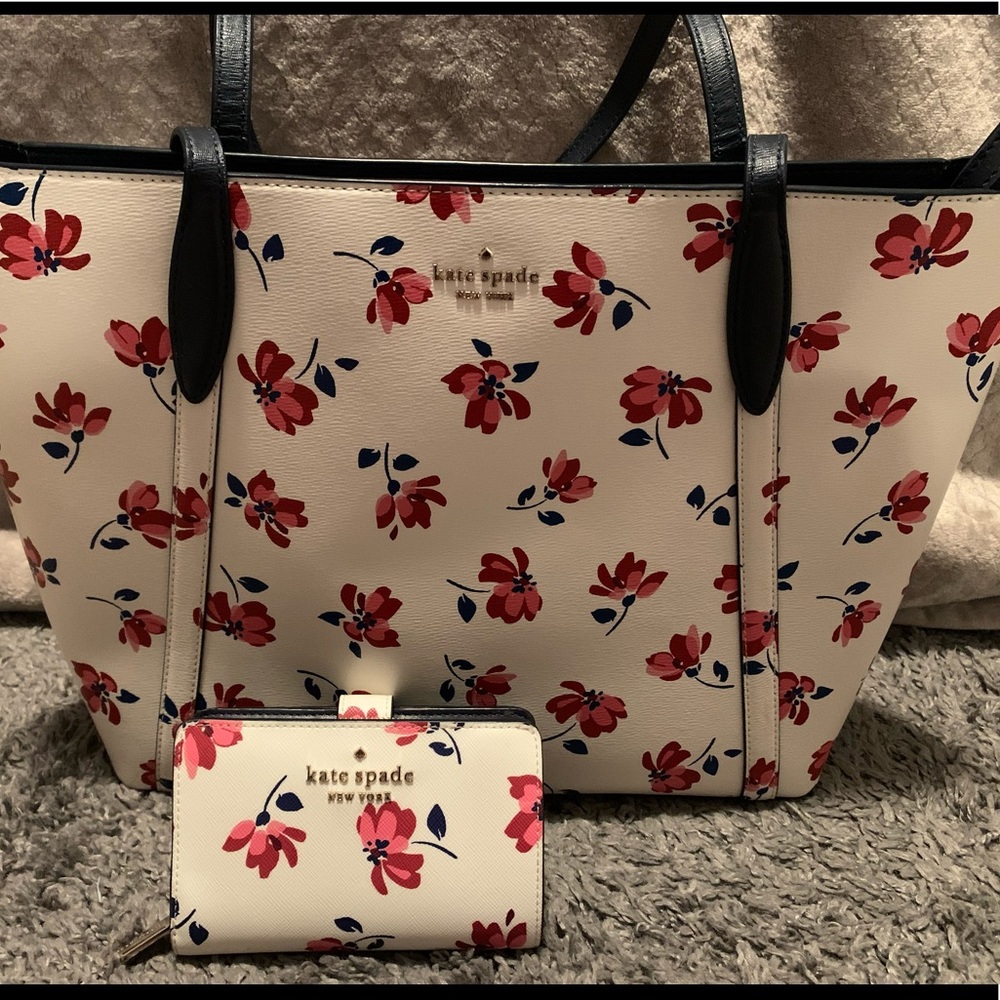 Kate spade tote and wallet bundle!